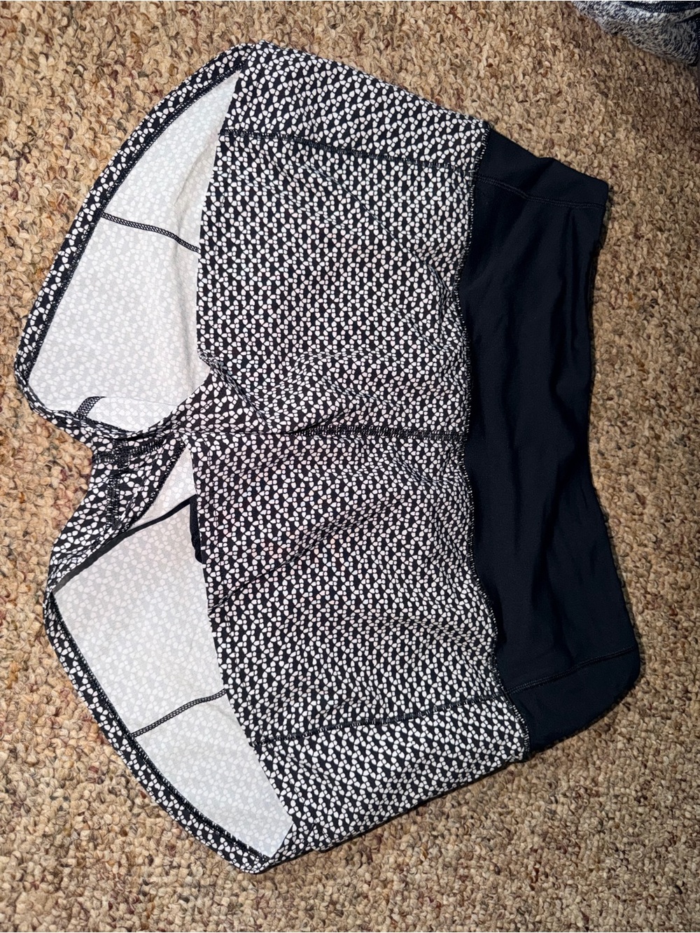 lululemon athletica Black and White Patterned Women's Shorts 2.5 Inseam